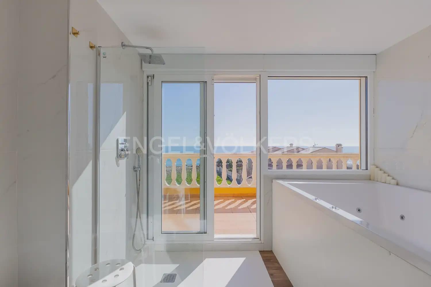 4 bedroom Terraced Villa for rent in Cullera with pool garage - € 2,500 (Ref: 9897958)