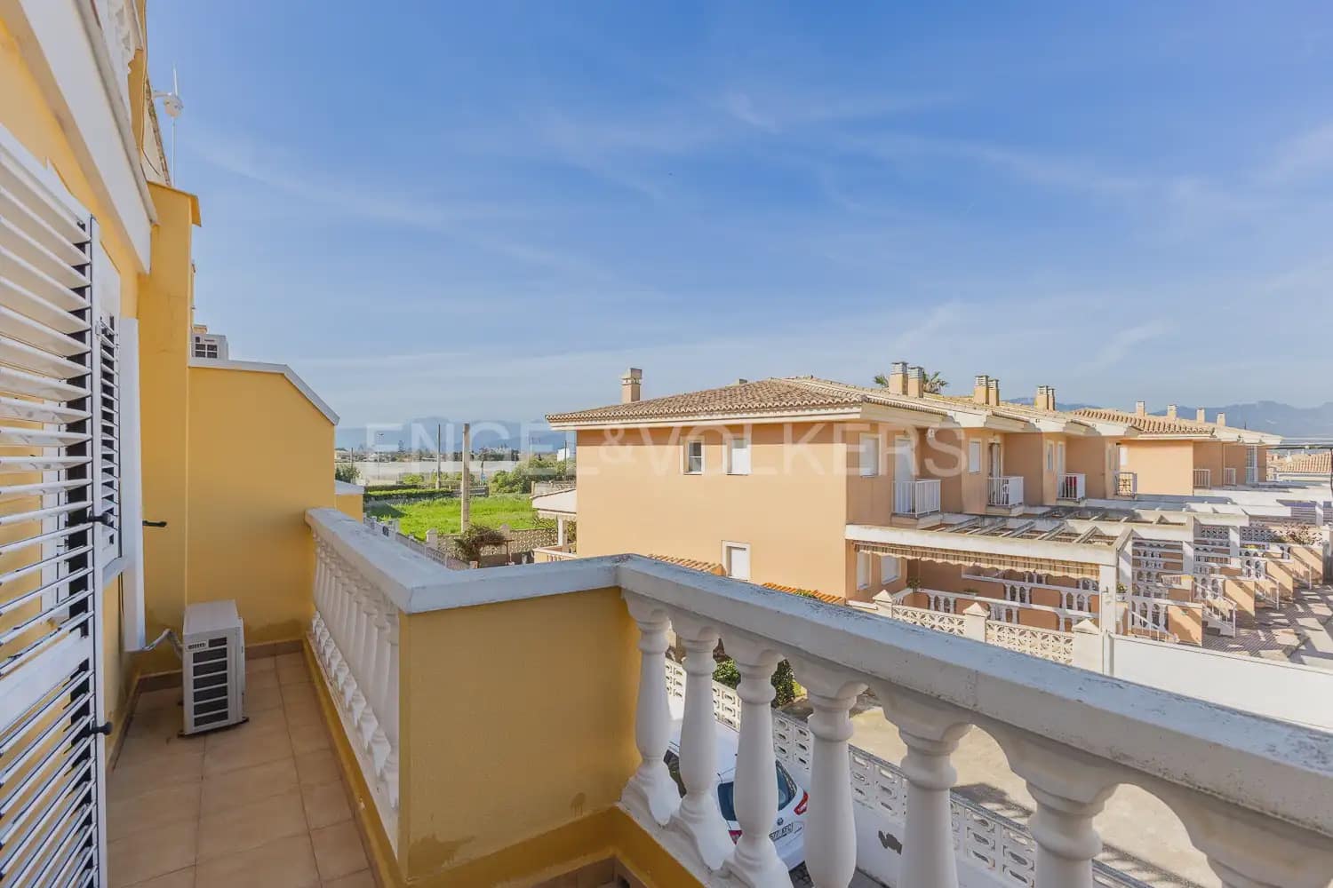 4 bedroom Terraced Villa for rent in Cullera with pool garage - € 2,500 (Ref: 9897958)