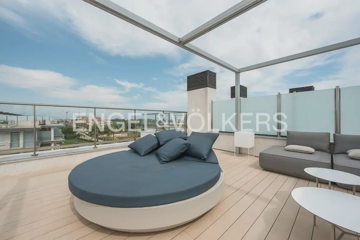 2 bedroom Penthouse for sale in Oliva with pool garage - € 420,000 (Ref: 9897959)
