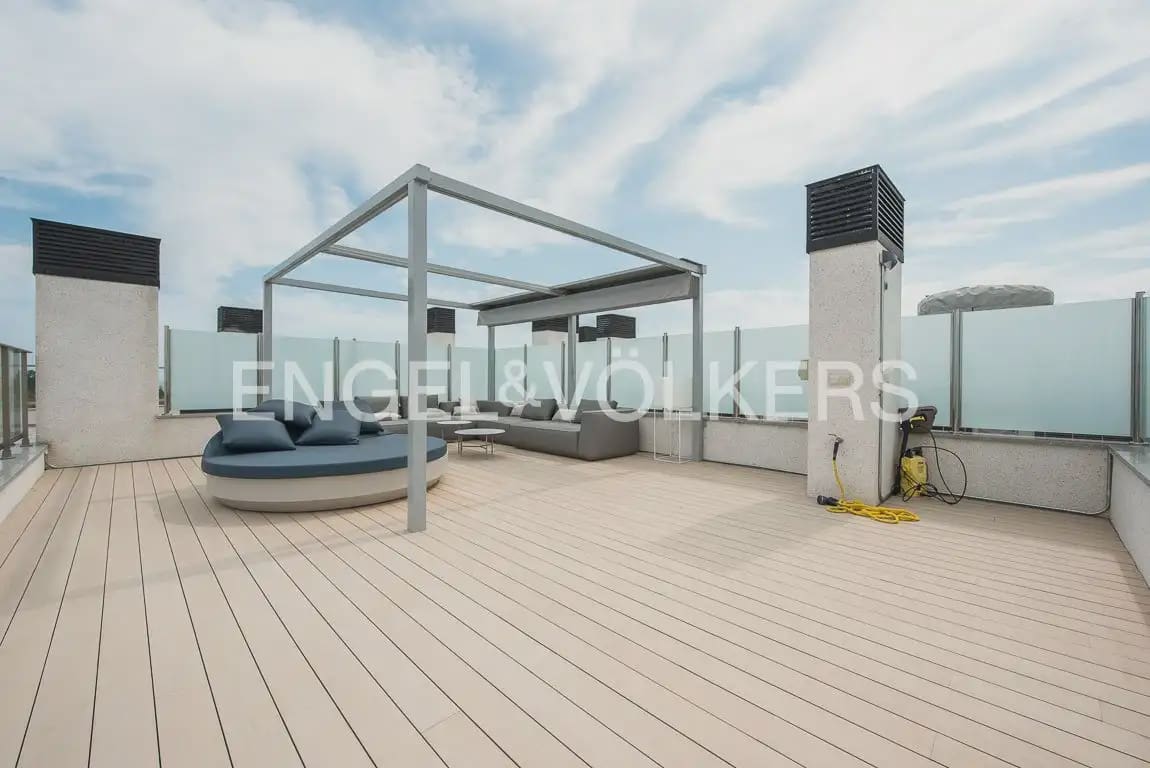 2 bedroom Penthouse for sale in Oliva with pool garage - € 420,000 (Ref: 9897959)
