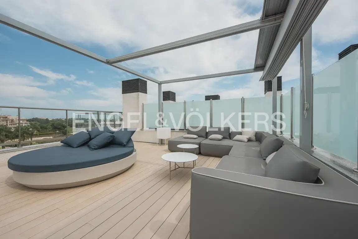 2 bedroom Penthouse for sale in Oliva with pool garage - € 420,000 (Ref: 9897959)