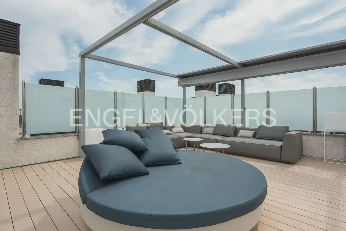 2 bedroom Penthouse for sale in Oliva with pool garage - € 420,000 (Ref: 9897959)