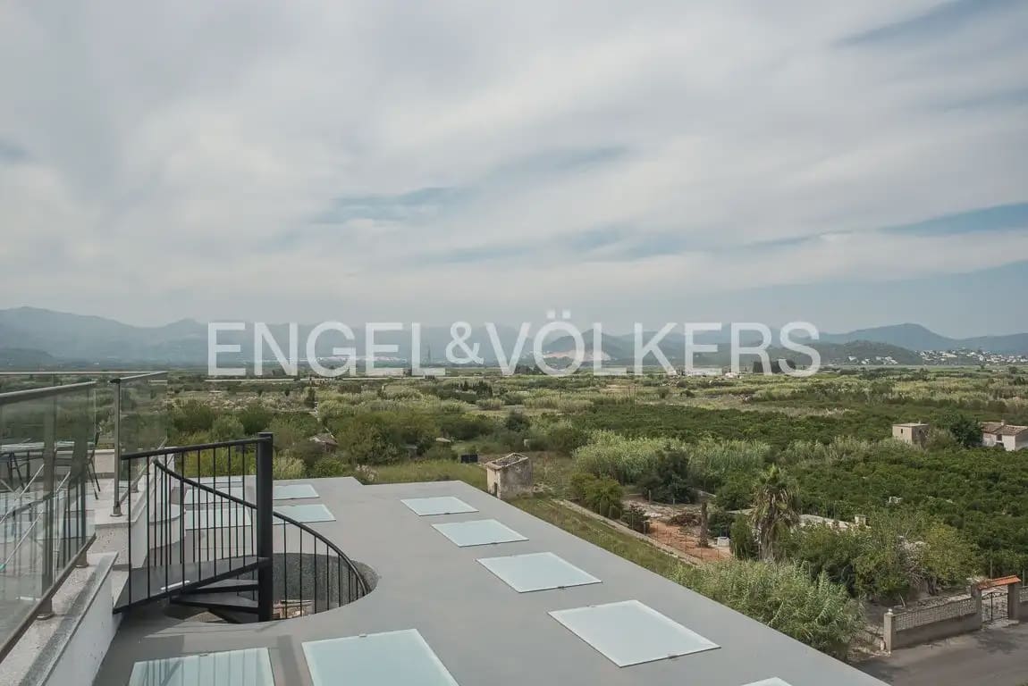 2 bedroom Penthouse for sale in Oliva with pool garage - € 420,000 (Ref: 9897959)