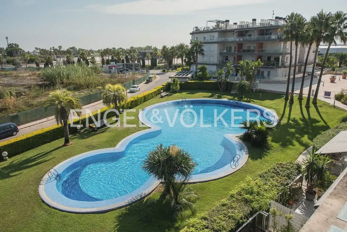 2 bedroom Penthouse for sale in Oliva with pool garage - € 420,000 (Ref: 9897959)