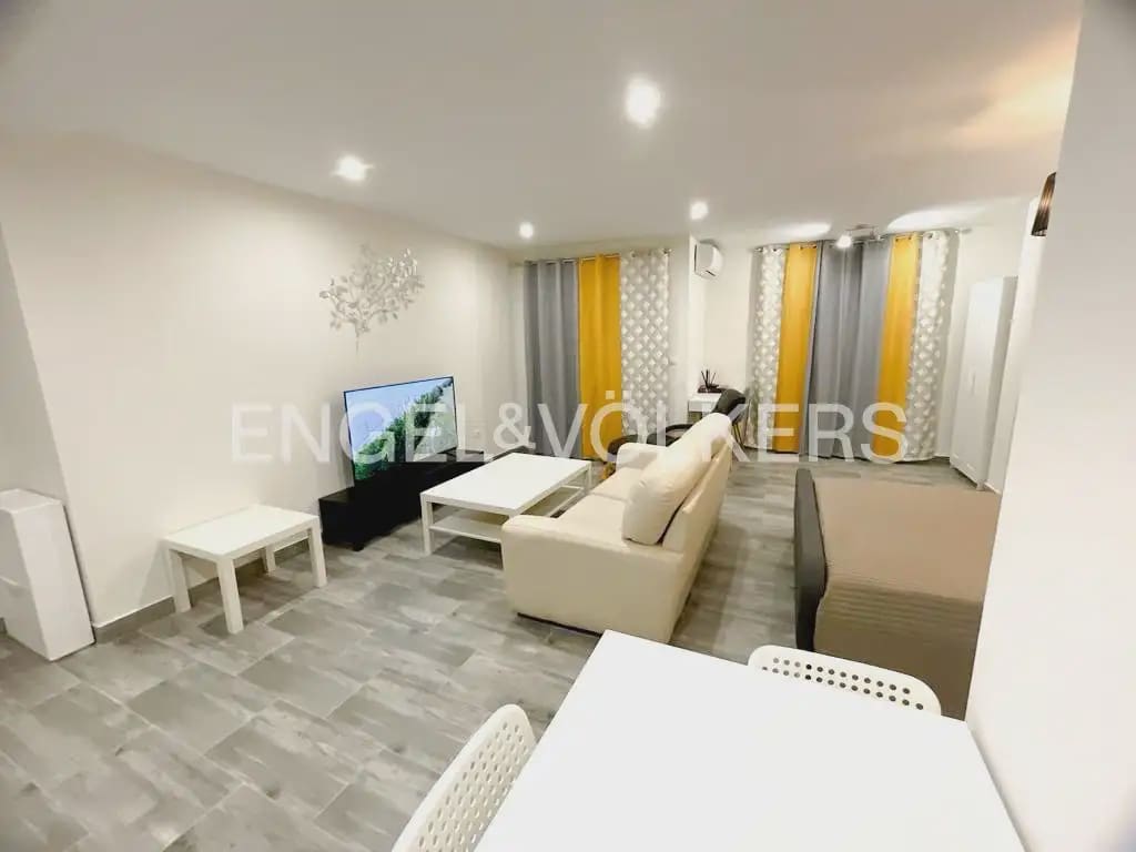 1 soveværelse Loft til leje i Valencia by - € 1.200 (Ref: 9897960)