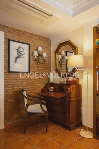 5 bedroom Villa for sale in El Vedat de Torrente, Torrent with pool garage - € 880,000 (Ref: 9897961)