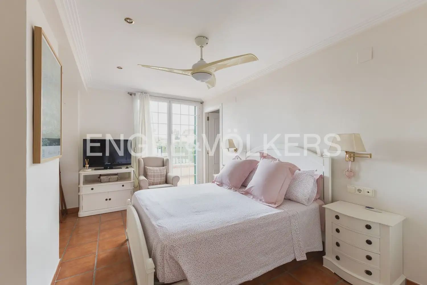 5 bedroom Villa for sale in Torrent with pool garage - € 880,000 (Ref: 9897961)