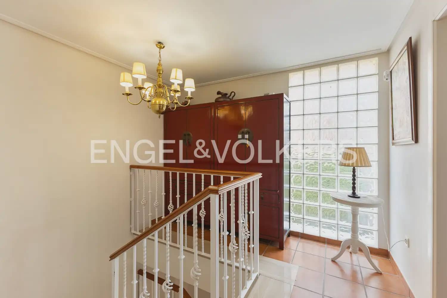 5 bedroom Villa for sale in Torrent with pool garage - € 880,000 (Ref: 9897961)