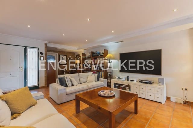 5 bedroom Villa for sale in El Vedat de Torrente, Torrent with pool garage - € 880,000 (Ref: 9897961)