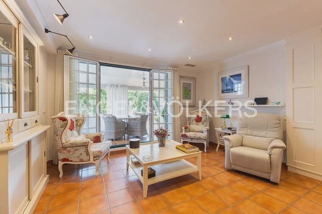 5 bedroom Villa for sale in El Vedat de Torrente, Torrent with pool garage - € 880,000 (Ref: 9897961)