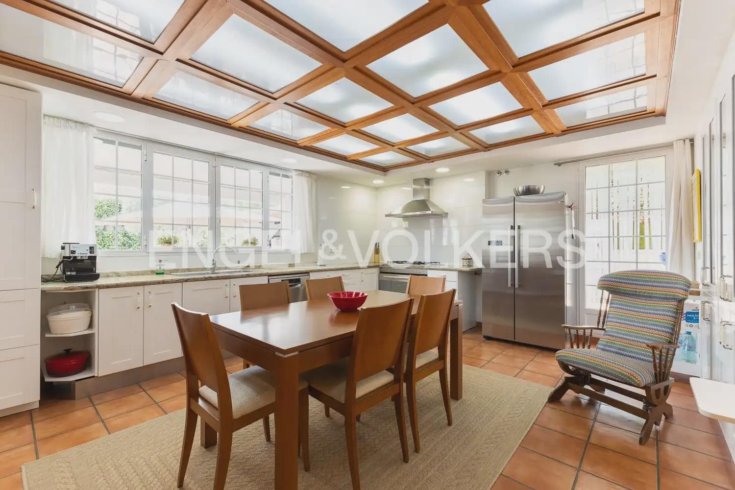 5 bedroom Villa for sale in Torrent with pool garage - € 880,000 (Ref: 9897961)