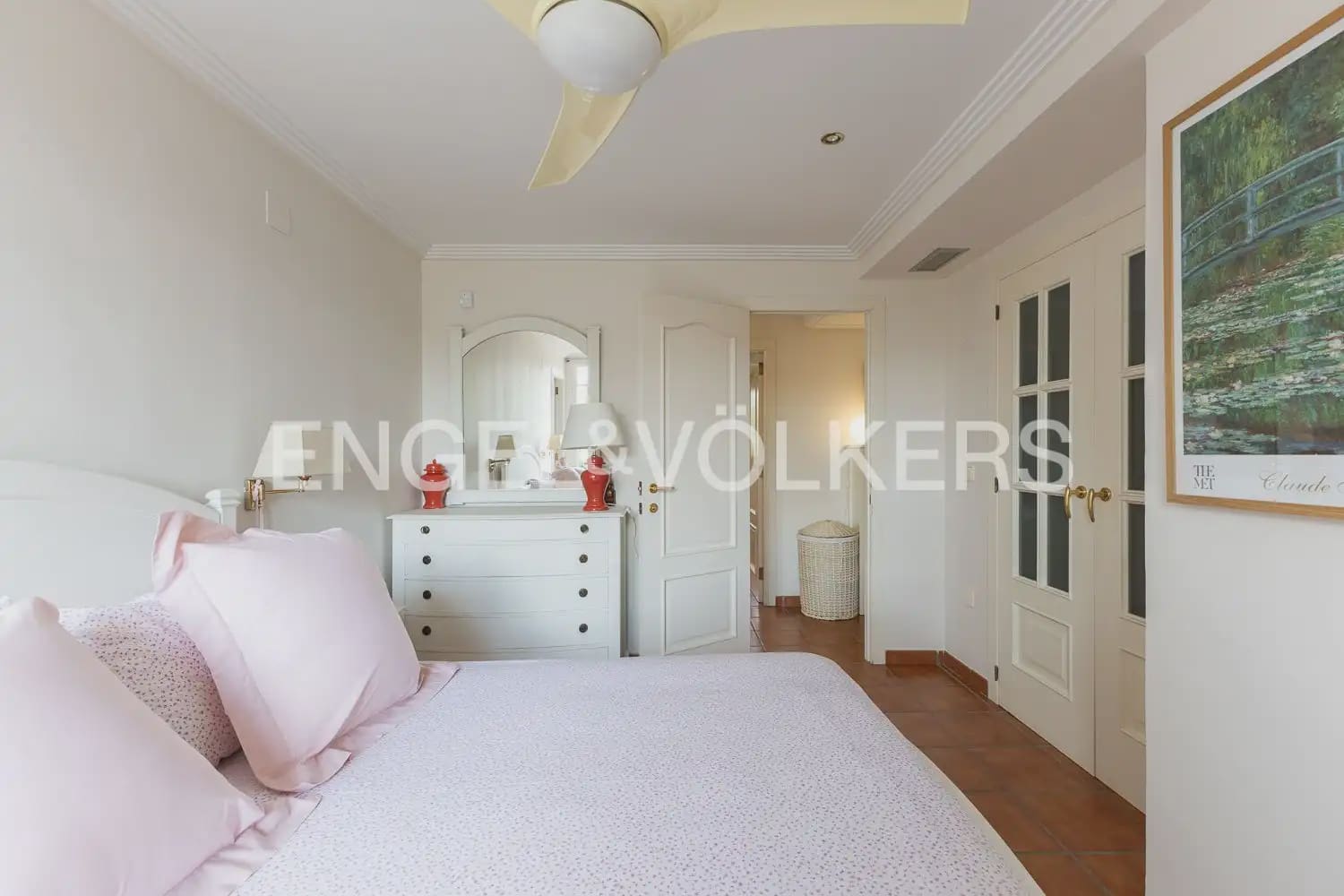 5 bedroom Villa for sale in Torrent with pool garage - € 880,000 (Ref: 9897961)