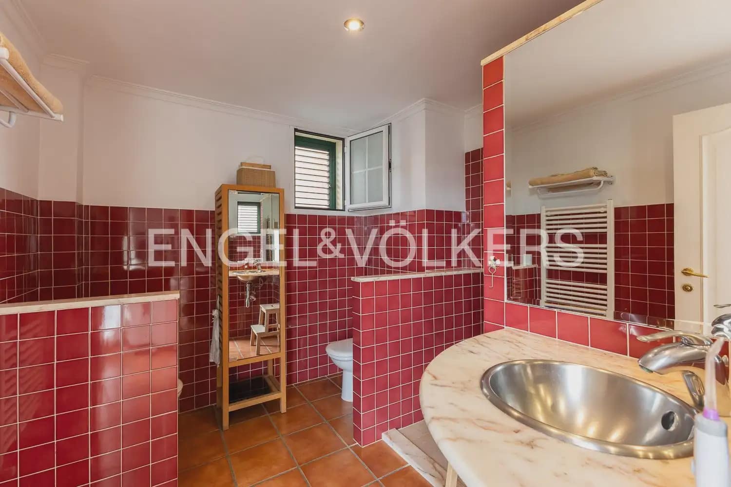 5 bedroom Villa for sale in Torrent with pool garage - € 880,000 (Ref: 9897961)