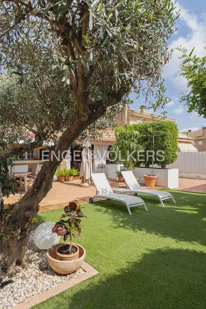 5 bedroom Villa for sale in Torrent with pool garage - € 880,000 (Ref: 9897961)