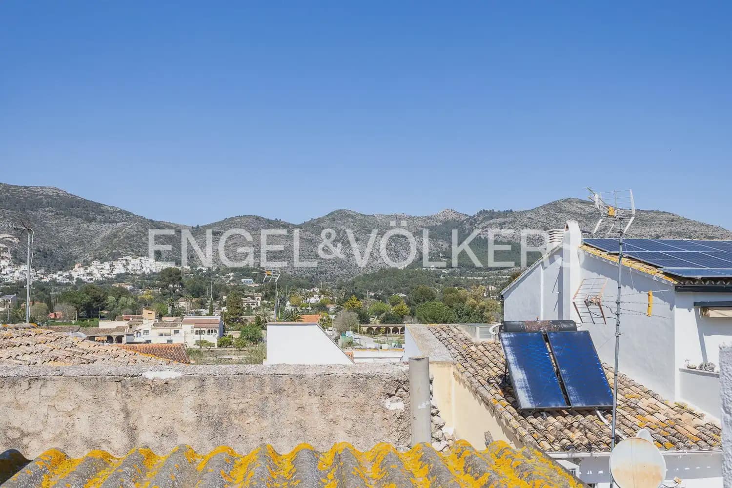 4 bedroom Townhouse for sale in Jalon / Xalo - € 253,000 (Ref: 9897962)