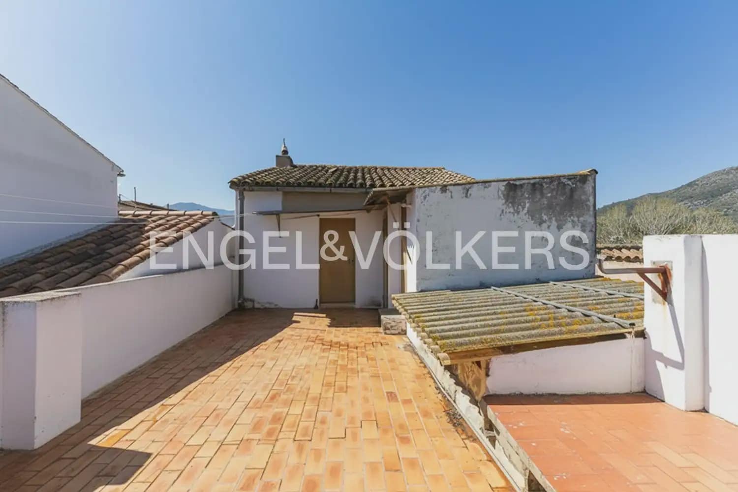 4 bedroom Townhouse for sale in Jalon / Xalo - € 253,000 (Ref: 9897962)