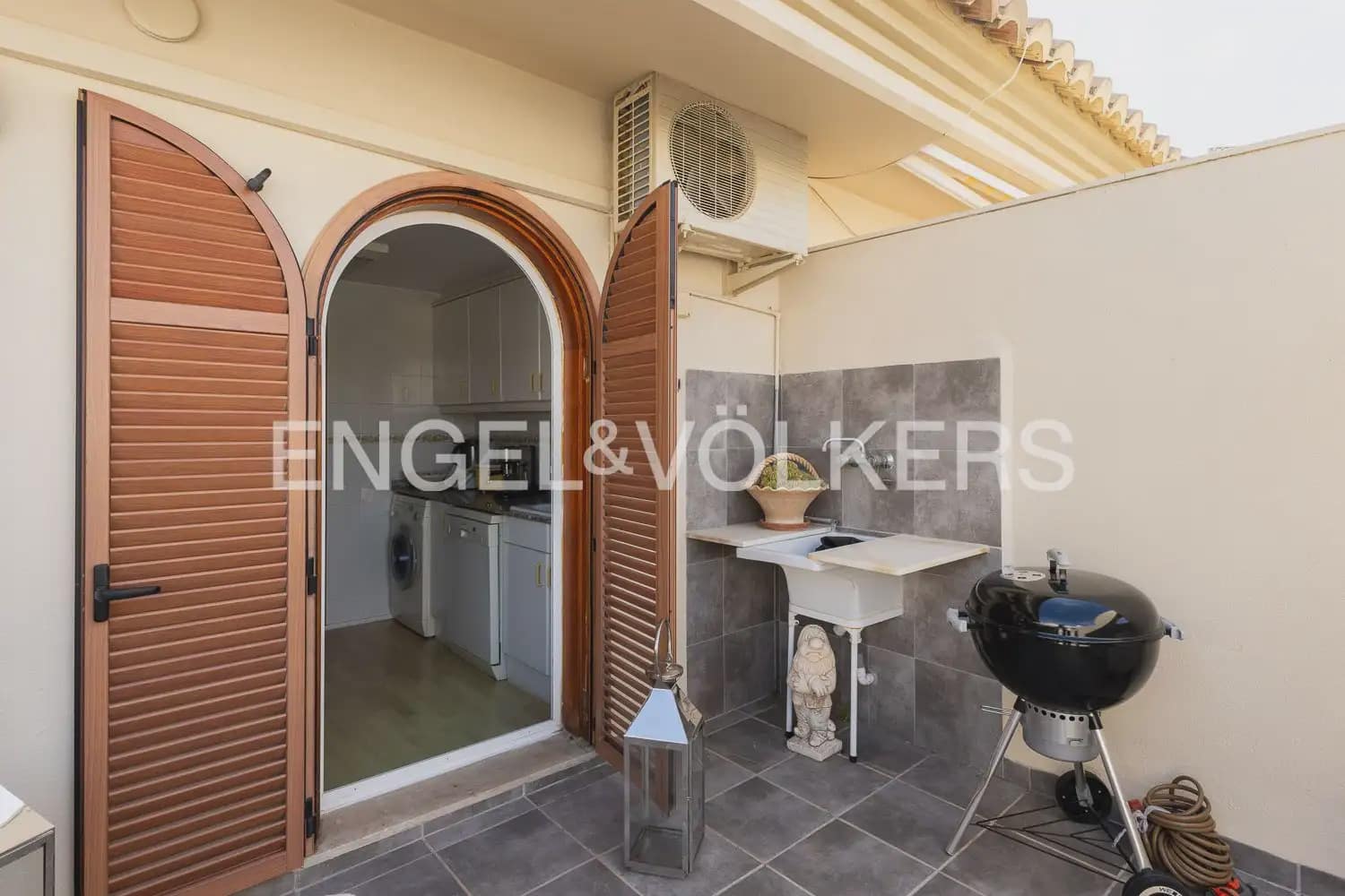 2 soveværelse Penthouse til leje i Cullera med swimmingpool garage - € 2.500 (Ref: 9897964)