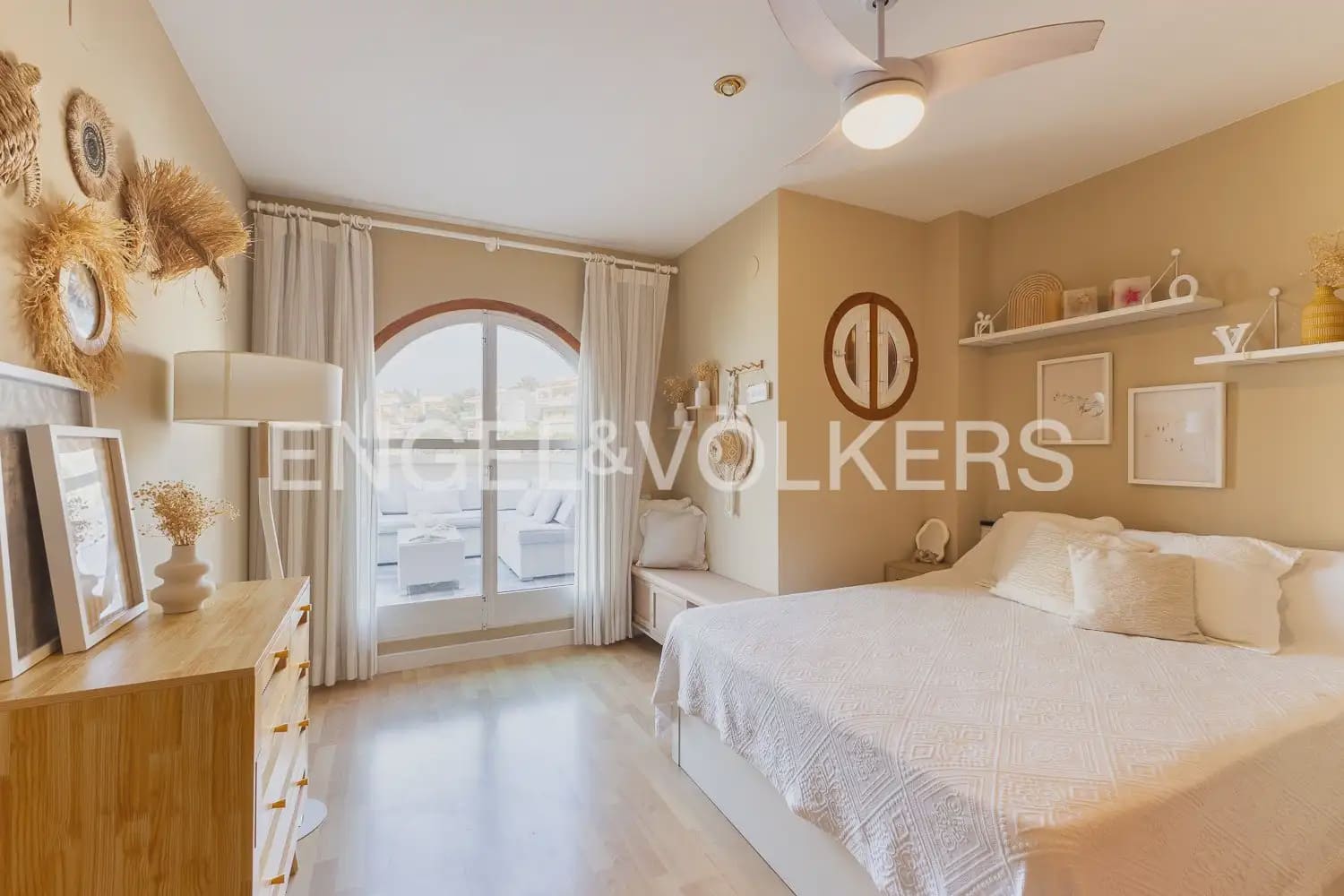 2 soveværelse Penthouse til leje i Cullera med swimmingpool garage - € 2.500 (Ref: 9897964)