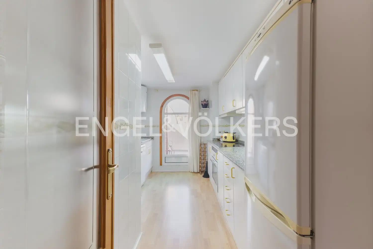 2 soveværelse Penthouse til leje i Cullera med swimmingpool garage - € 2.500 (Ref: 9897964)