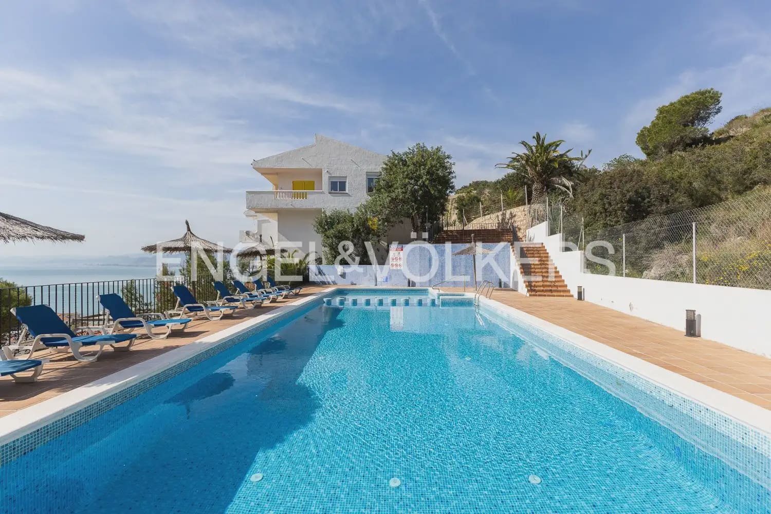 2 soveværelse Penthouse til leje i Cullera med swimmingpool garage - € 2.500 (Ref: 9897964)