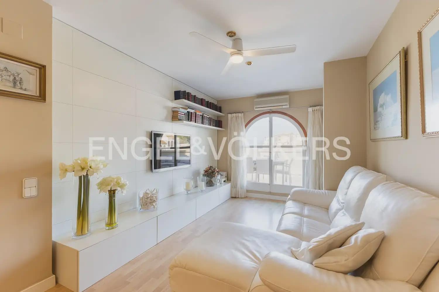 2 soveværelse Penthouse til leje i Cullera med swimmingpool garage - € 2.500 (Ref: 9897964)