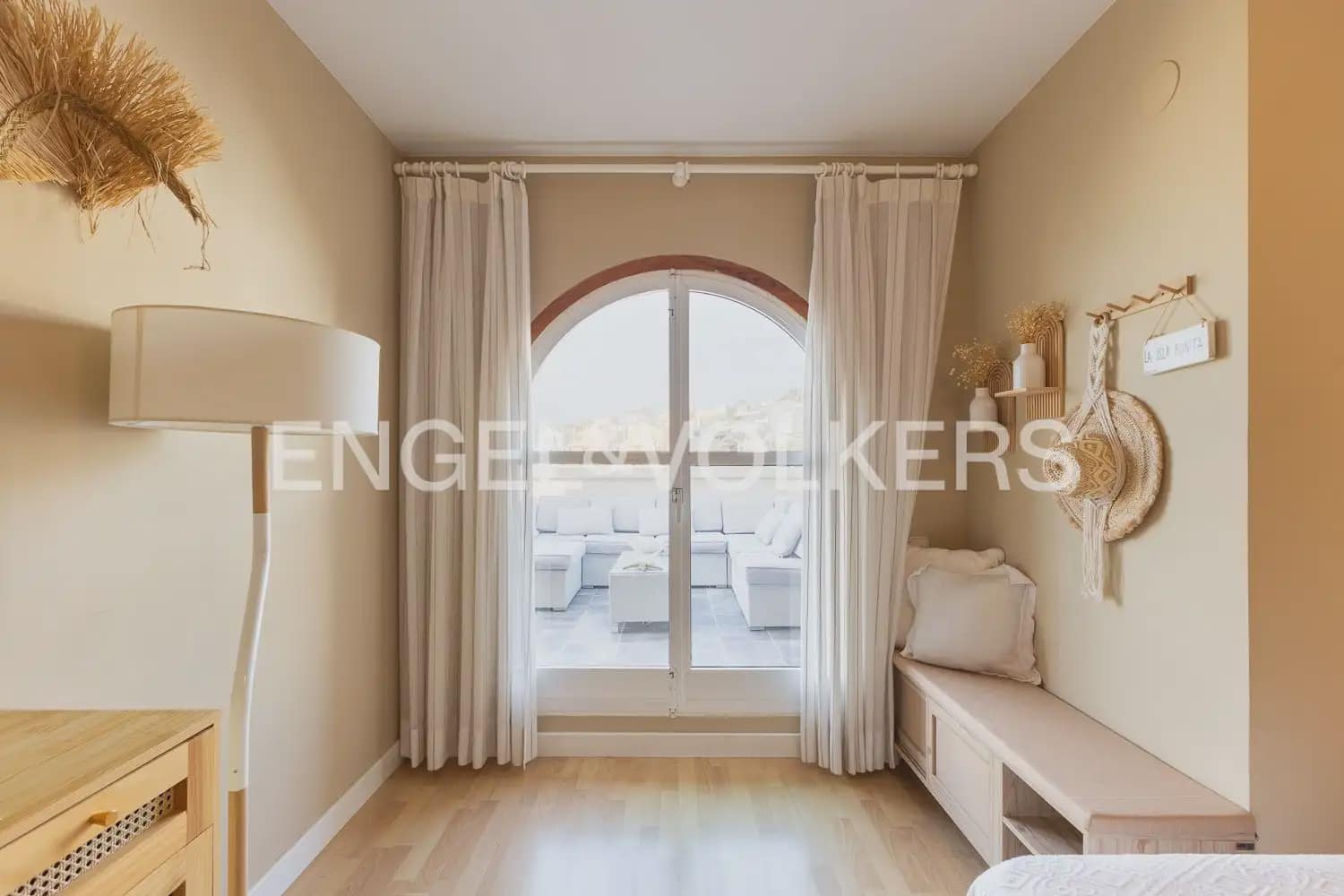 2 soveværelse Penthouse til leje i Cullera med swimmingpool garage - € 2.500 (Ref: 9897964)