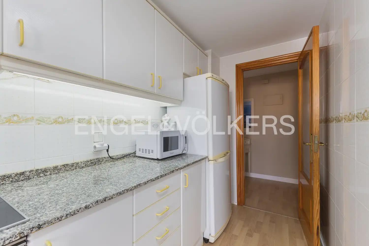 2 soveværelse Penthouse til leje i Cullera med swimmingpool garage - € 2.500 (Ref: 9897964)