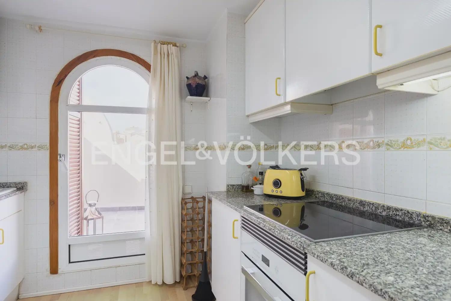 2 soveværelse Penthouse til leje i Cullera med swimmingpool garage - € 2.500 (Ref: 9897964)