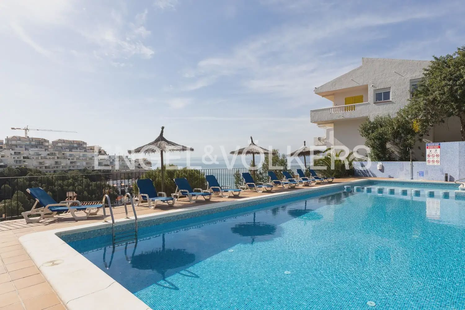 2 soveværelse Penthouse til leje i Cullera med swimmingpool garage - € 2.500 (Ref: 9897964)