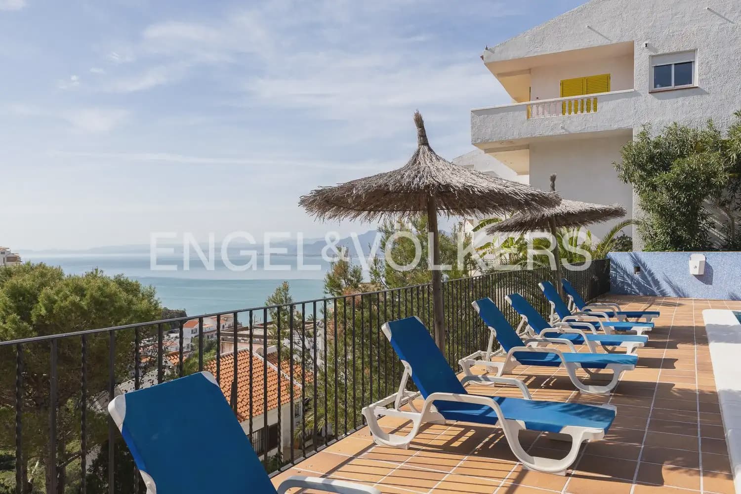 2 soveværelse Penthouse til leje i Cullera med swimmingpool garage - € 2.500 (Ref: 9897964)