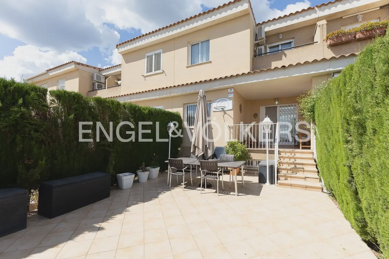 5 bedroom Townhouse for sale in Naquera with pool garage - € 350,000 (Ref: 9897965)