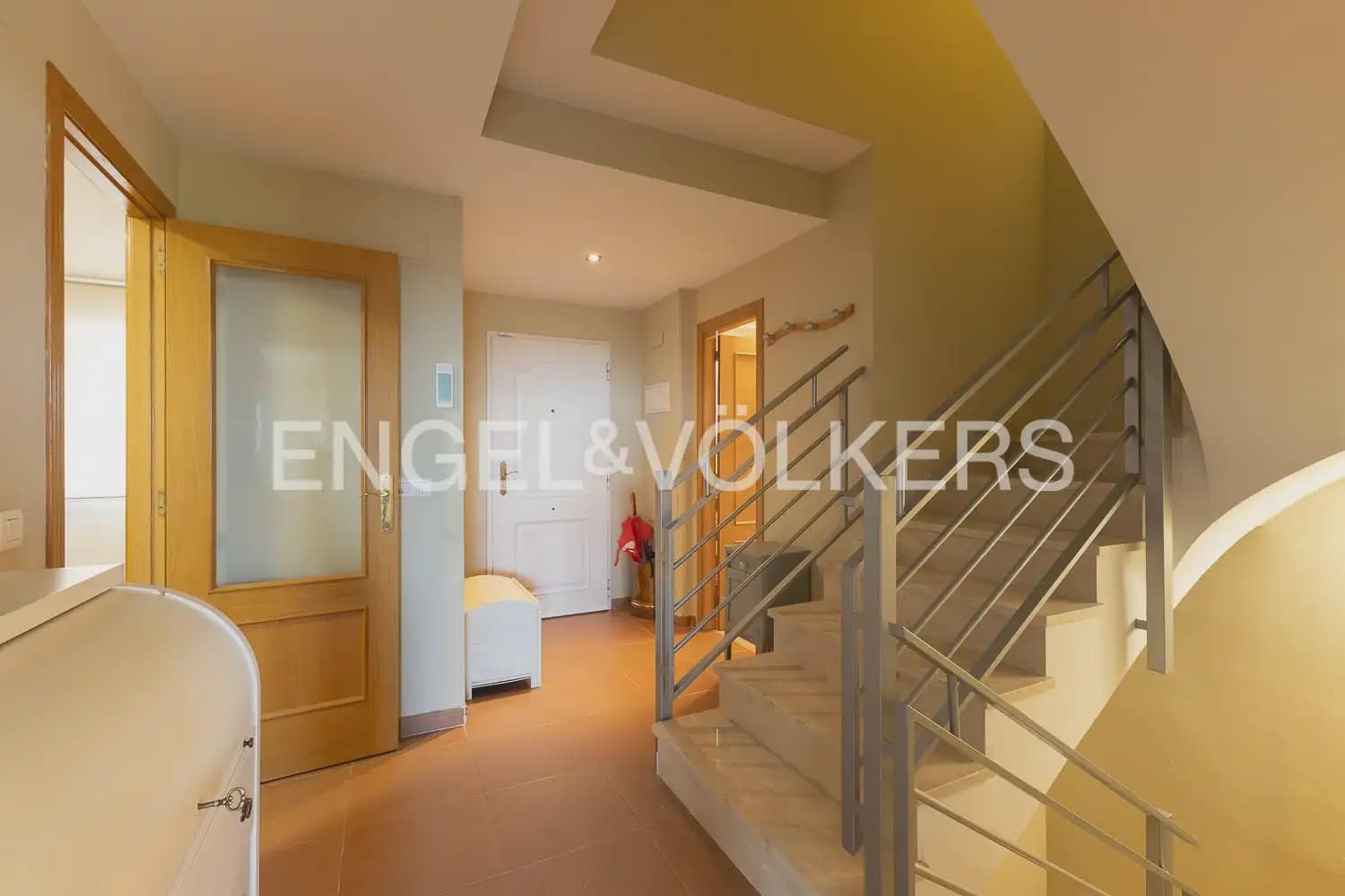5 bedroom Townhouse for sale in Naquera with pool garage - € 350,000 (Ref: 9897965)