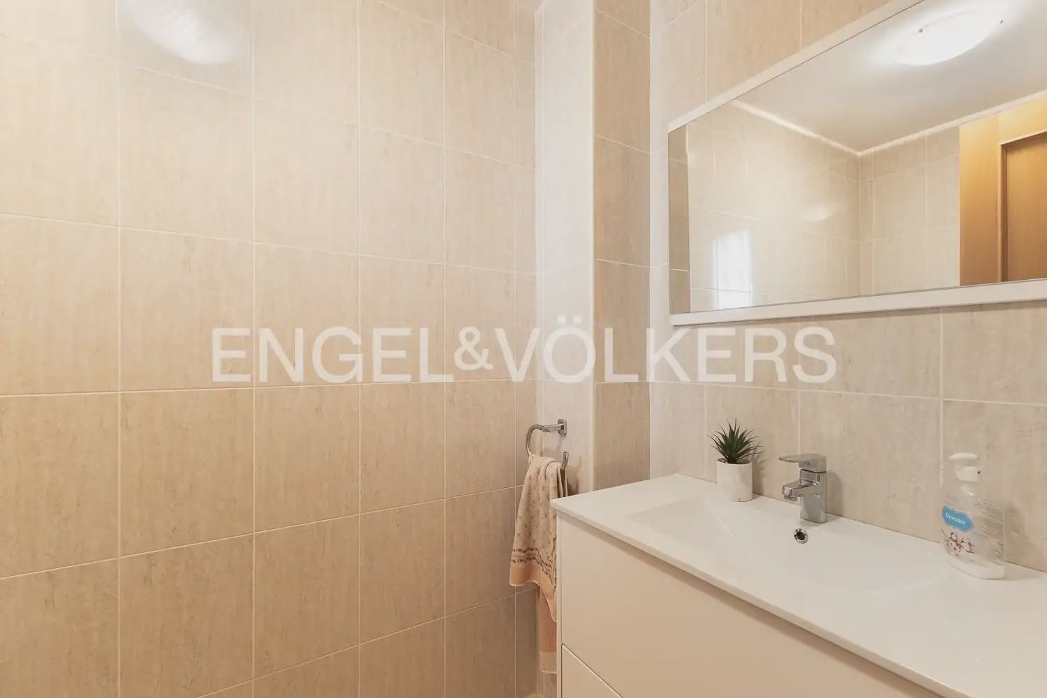 5 bedroom Townhouse for sale in Naquera with pool garage - € 350,000 (Ref: 9897965)