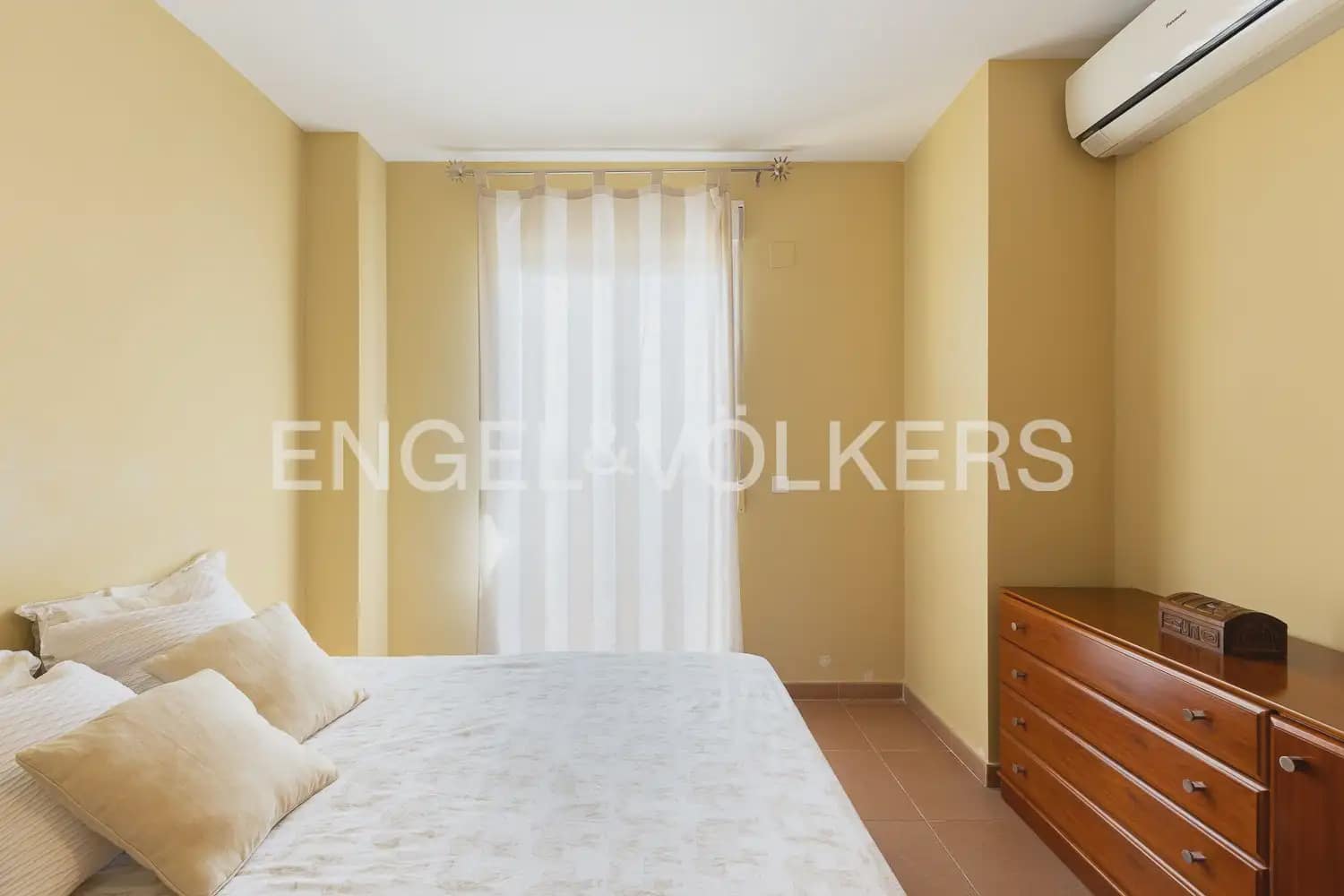 5 bedroom Townhouse for sale in Naquera with pool garage - € 350,000 (Ref: 9897965)