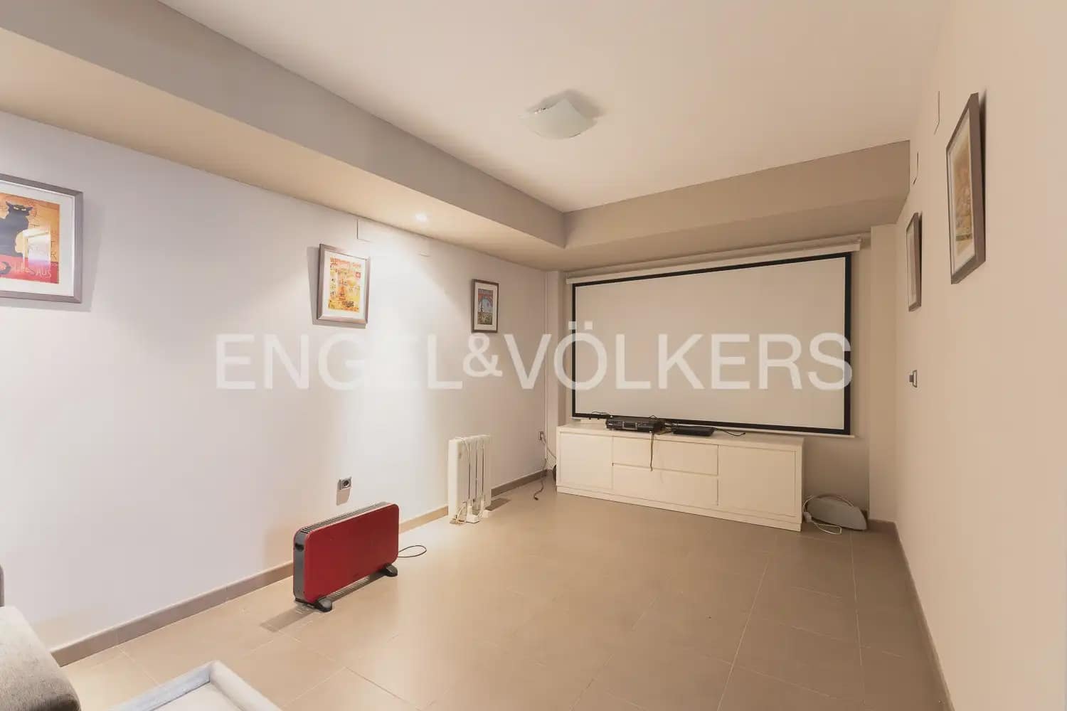5 bedroom Townhouse for sale in Naquera with pool garage - € 350,000 (Ref: 9897965)