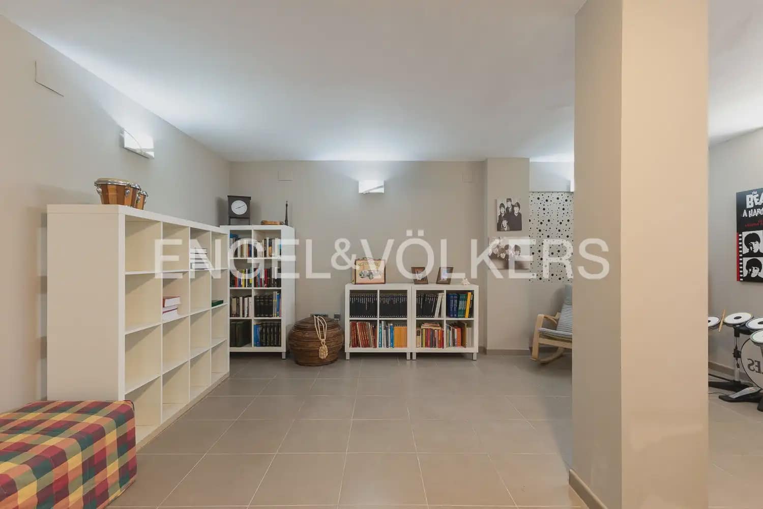 5 bedroom Townhouse for sale in Naquera with pool garage - € 350,000 (Ref: 9897965)