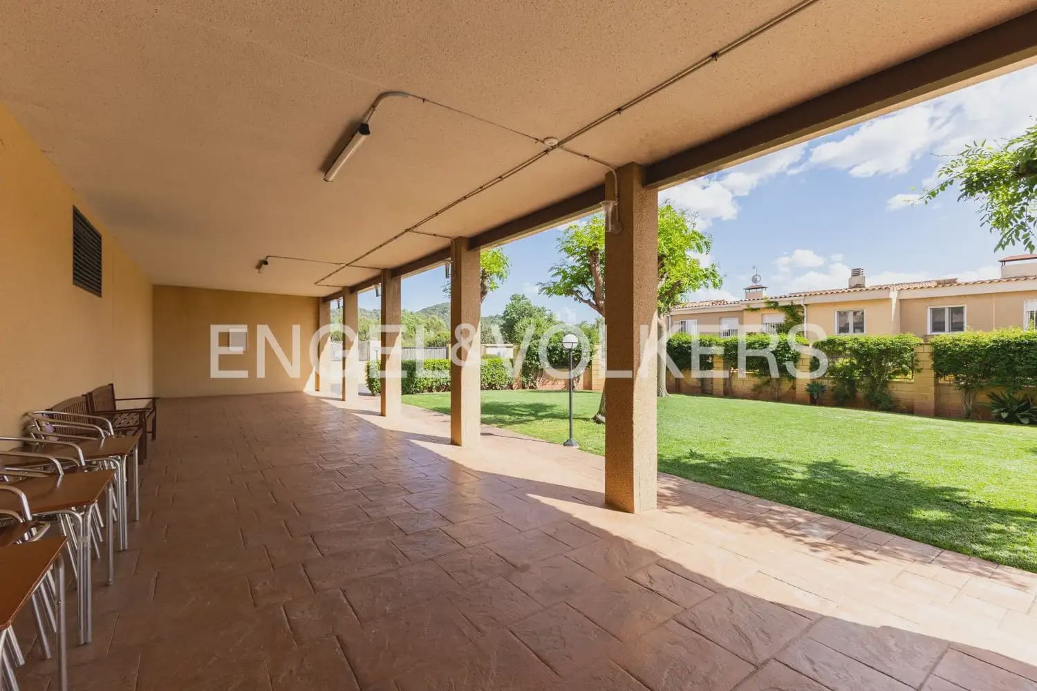 5 bedroom Townhouse for sale in Naquera with pool garage - € 350,000 (Ref: 9897965)