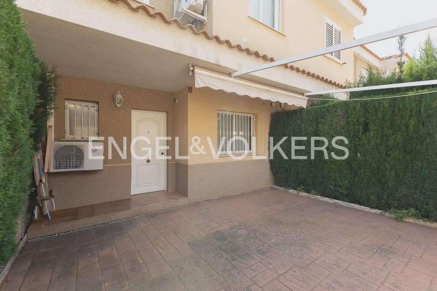 5 bedroom Townhouse for sale in Naquera with pool garage - € 350,000 (Ref: 9897965)