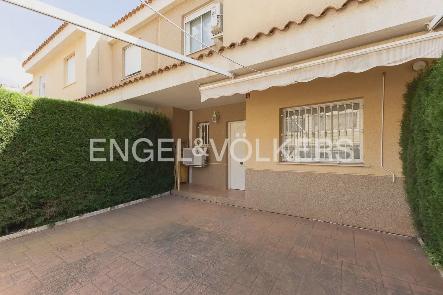 5 bedroom Townhouse for sale in Naquera with pool garage - € 350,000 (Ref: 9897965)