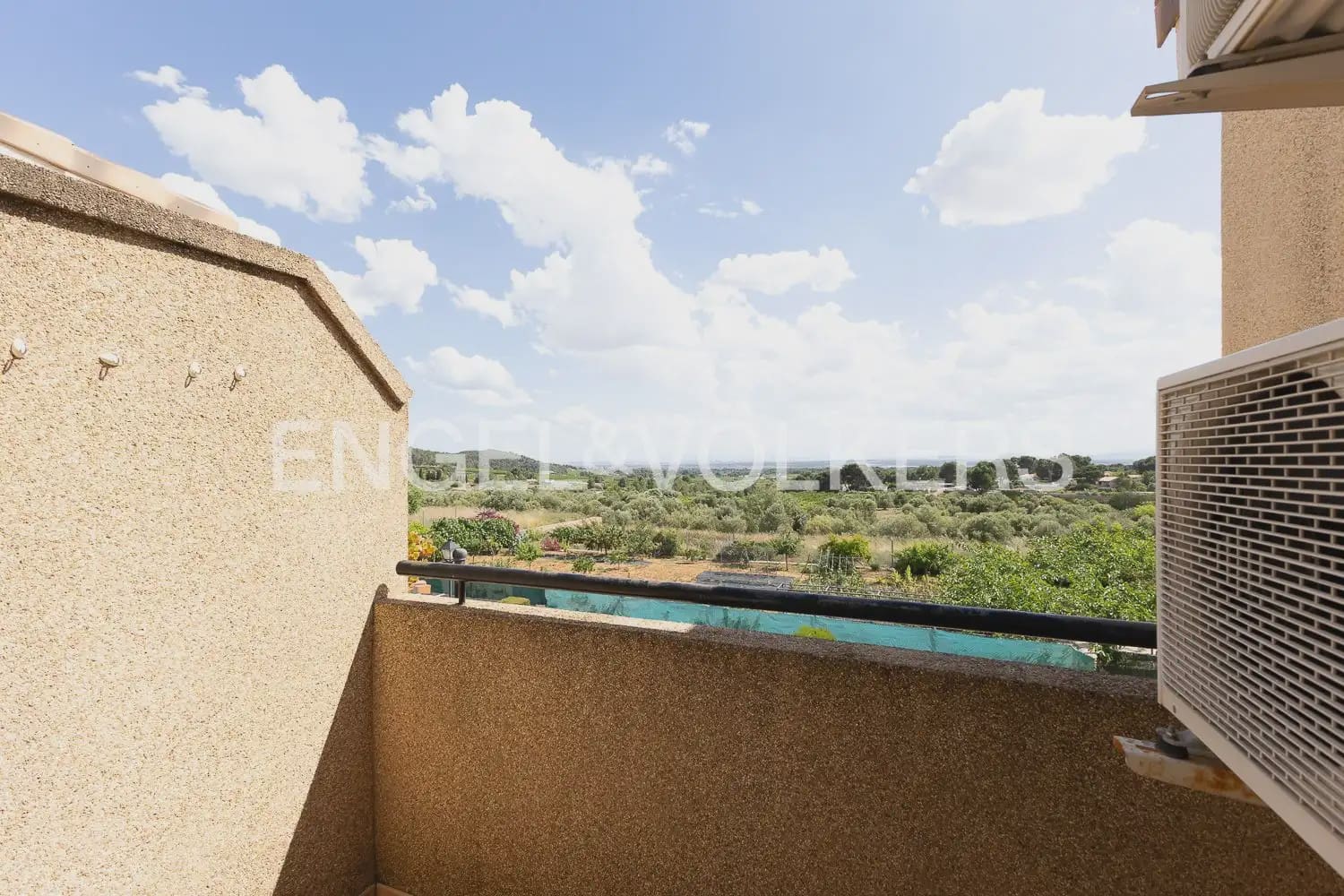 5 bedroom Townhouse for sale in Naquera with pool garage - € 350,000 (Ref: 9897965)