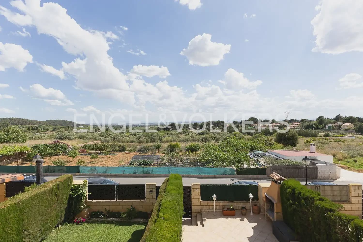 5 bedroom Townhouse for sale in Naquera with pool garage - € 350,000 (Ref: 9897965)