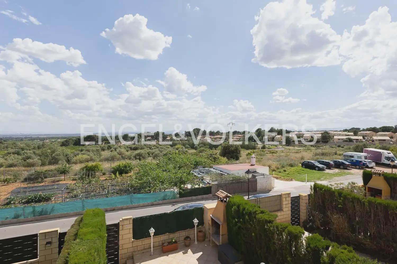 5 bedroom Townhouse for sale in Naquera with pool garage - € 350,000 (Ref: 9897965)