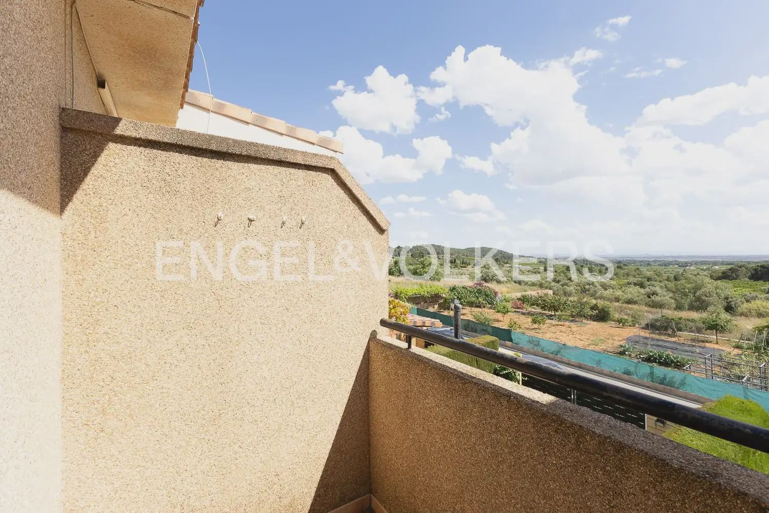 5 bedroom Townhouse for sale in Naquera with pool garage - € 350,000 (Ref: 9897965)
