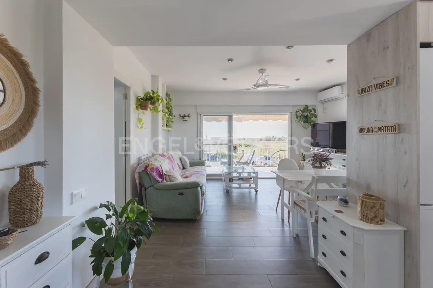 2 bedroom Apartment for sale in Sagunto / Sagunt - € 230,000 (Ref: 9897967)