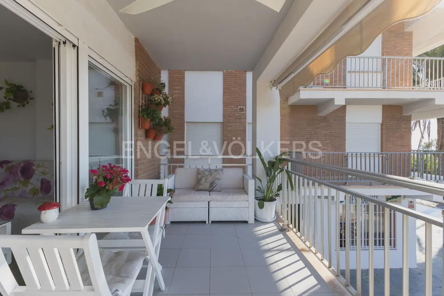2 bedroom Apartment for sale in Sagunto / Sagunt - € 230,000 (Ref: 9897967)