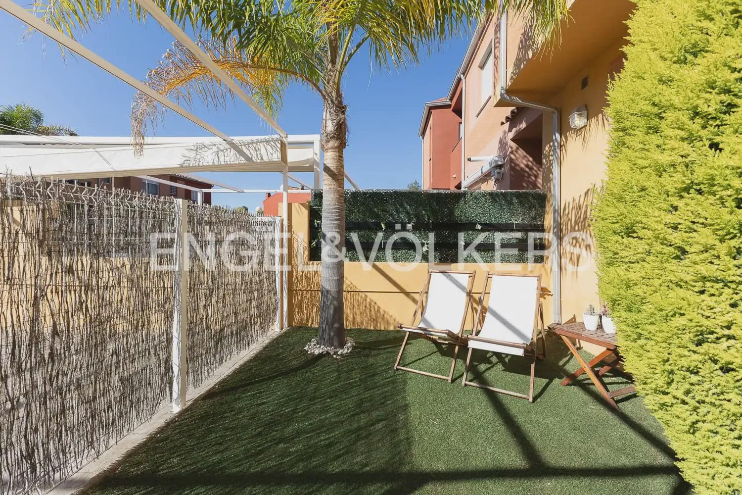 3 soveværelse Byhus til leje i Naquera med swimmingpool garage - € 1.300 (Ref: 9897970)