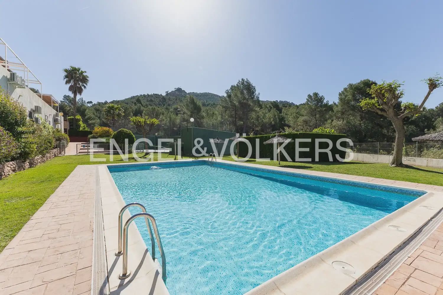 3 soveværelse Byhus til leje i Naquera med swimmingpool garage - € 1.300 (Ref: 9897970)