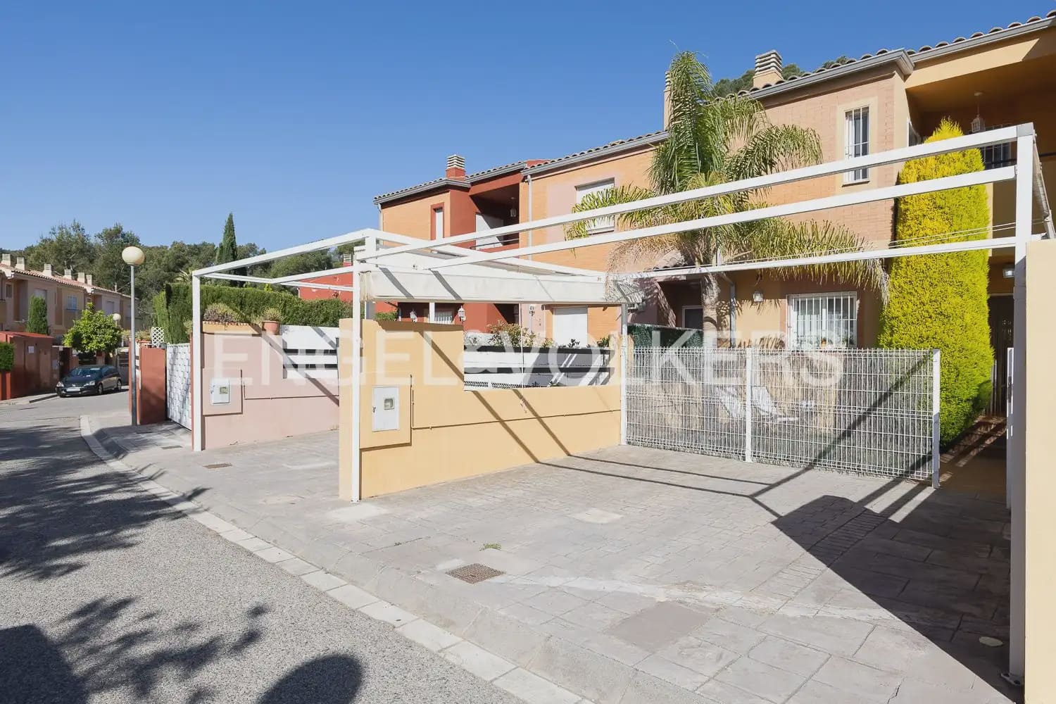 3 soveværelse Byhus til leje i Naquera med swimmingpool garage - € 1.300 (Ref: 9897970)
