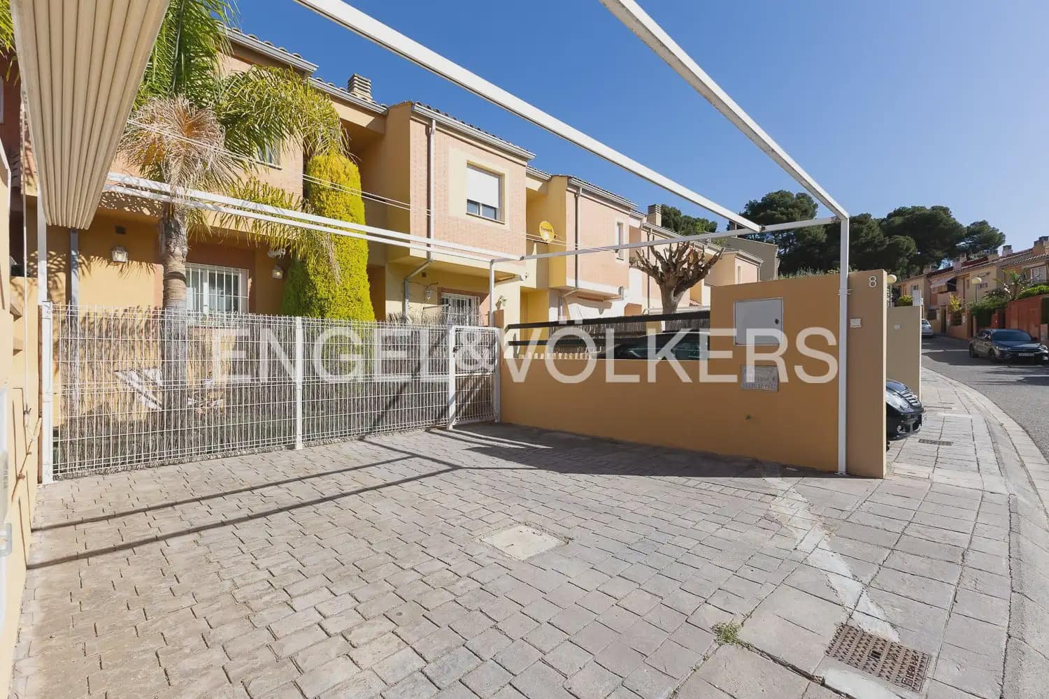3 soveværelse Byhus til leje i Naquera med swimmingpool garage - € 1.300 (Ref: 9897970)