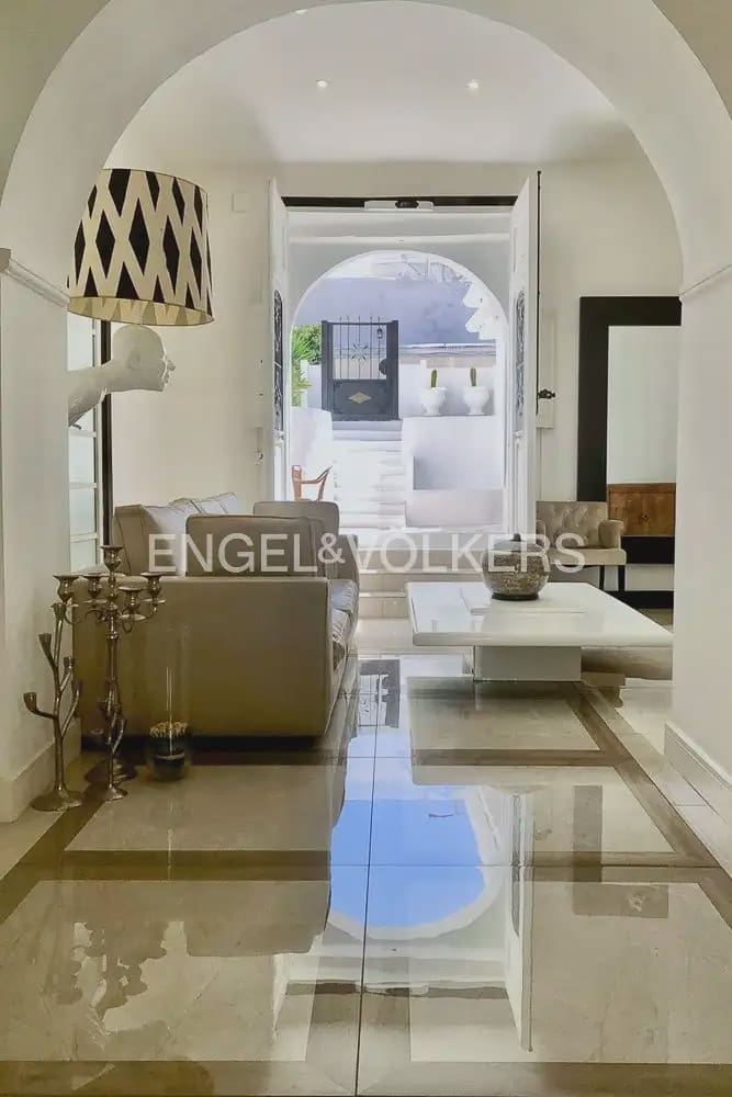 3 bedroom Townhouse for sale in Gilet with pool - € 280,000 (Ref: 9897971)